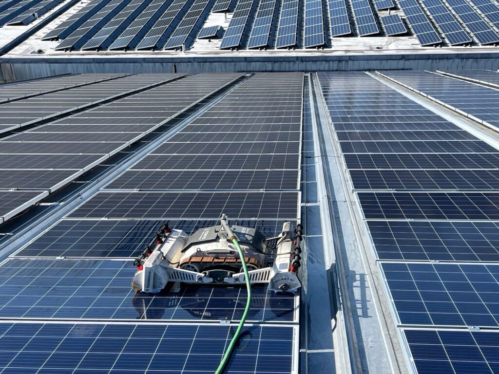 The Peak Solar Pro Robot at work.